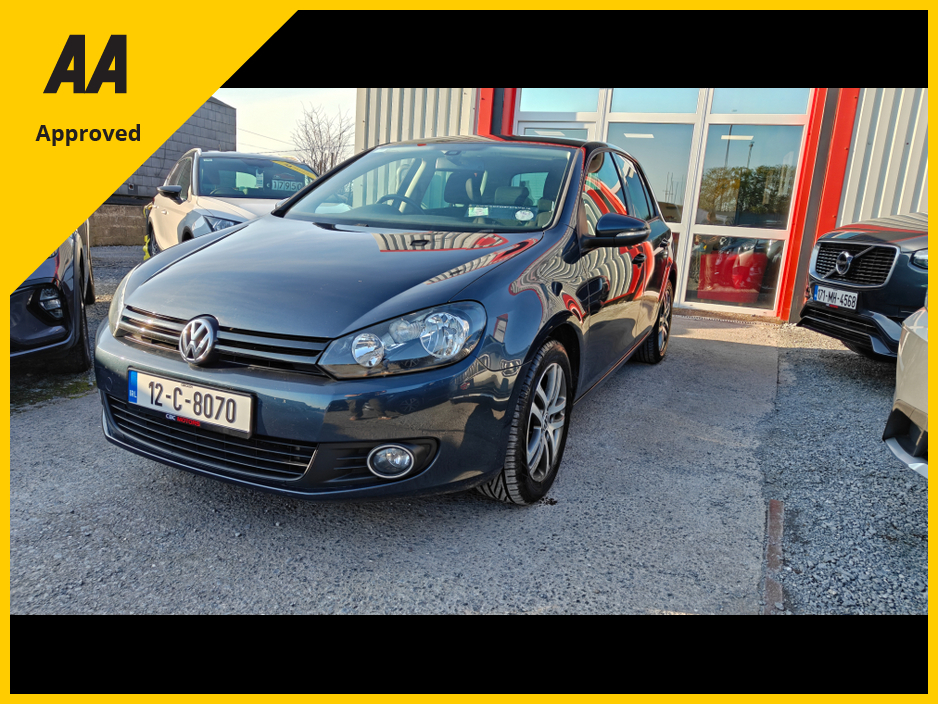 2012 Volkswagen Golf - image 8