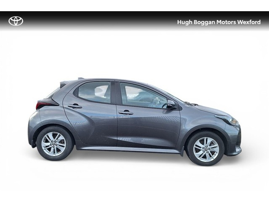 2023 Toyota Yaris HYBRID LUNA,RIDICOUSLY LOW MILEAGE! €23,995