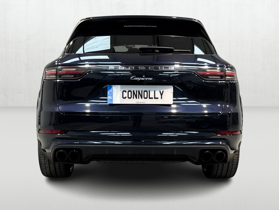 2022 Porsche Cayenne - image 5