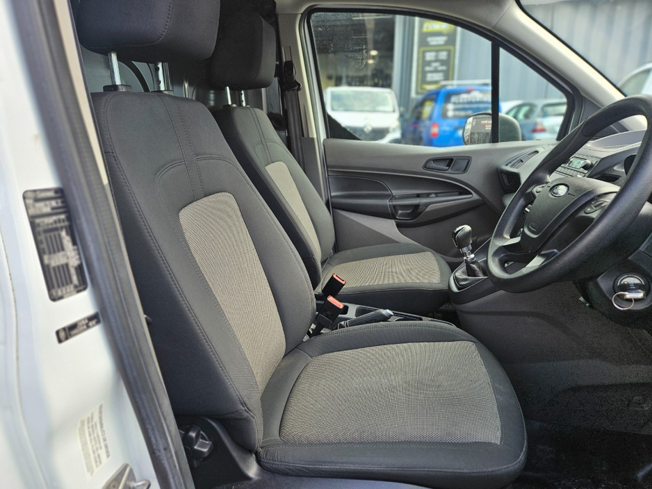 2021 Ford Transit Connect - image 10