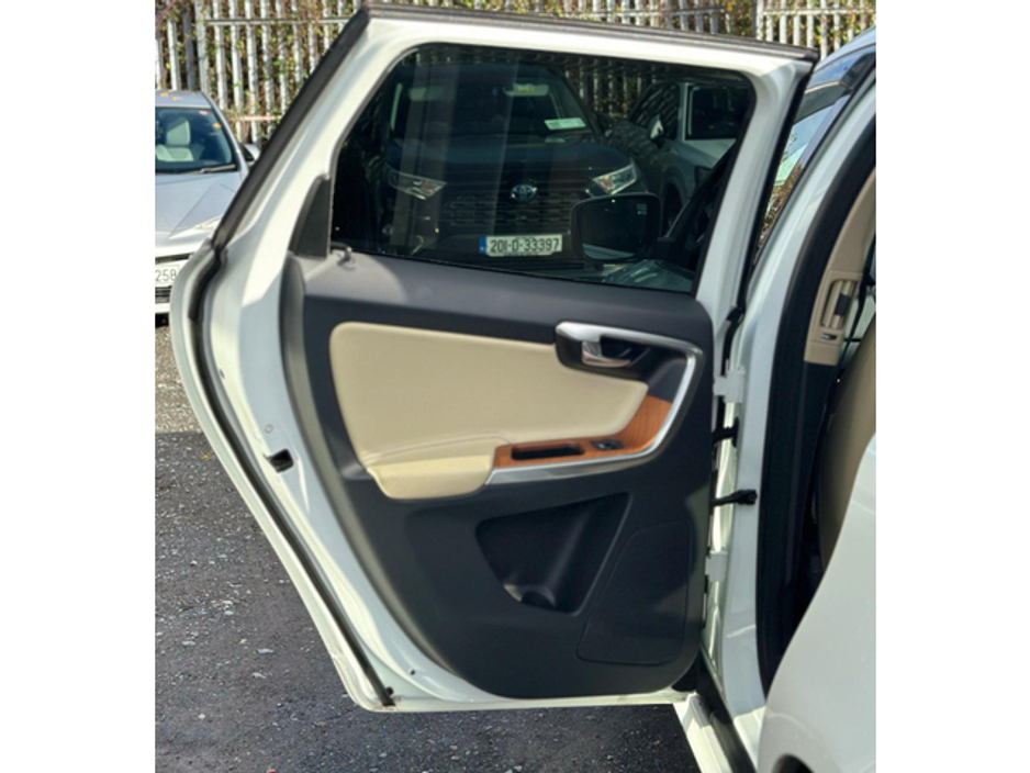 2017 Volvo XC60 2.0L Diesel Automatic Cream Leather Sunroof (8345) €21,995