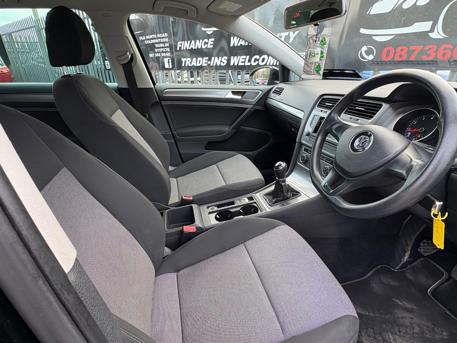 2013 Volkswagen Golf - image 10