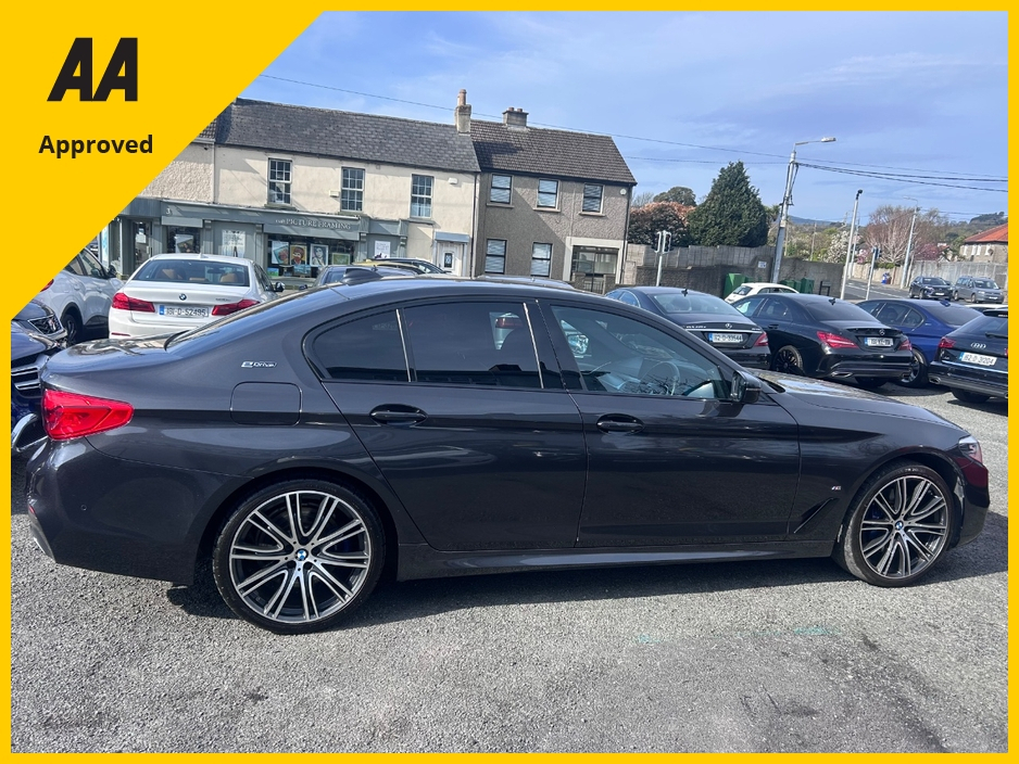 2018 BMW 5 Series - image 17