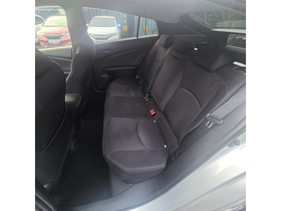 2018 Toyota Prius - image 16