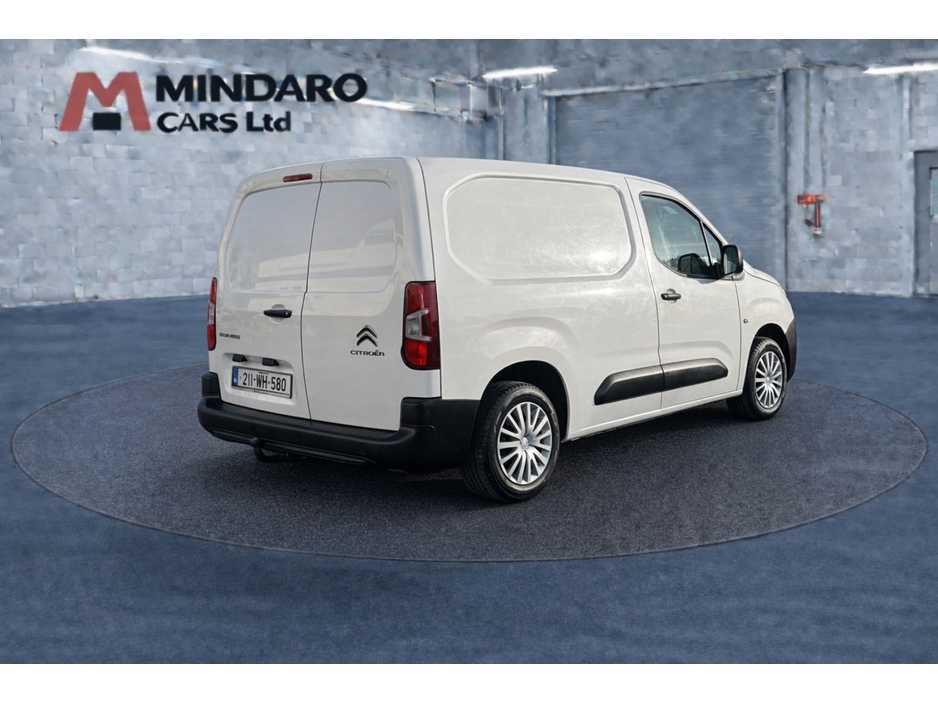 2021 Citroen Berlingo - image 5