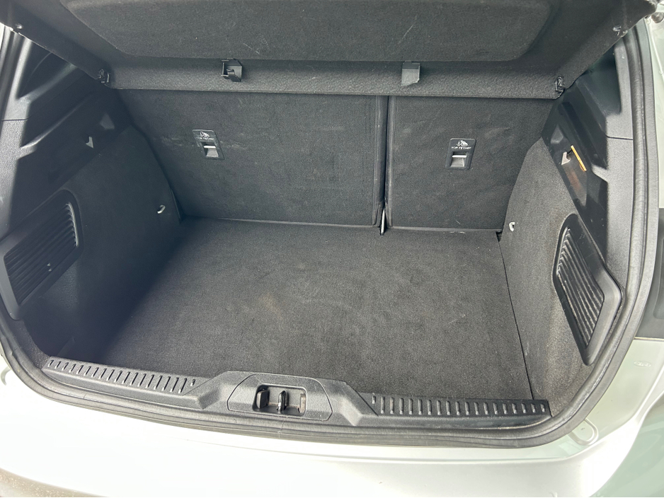 2020 Ford Focus - image 2