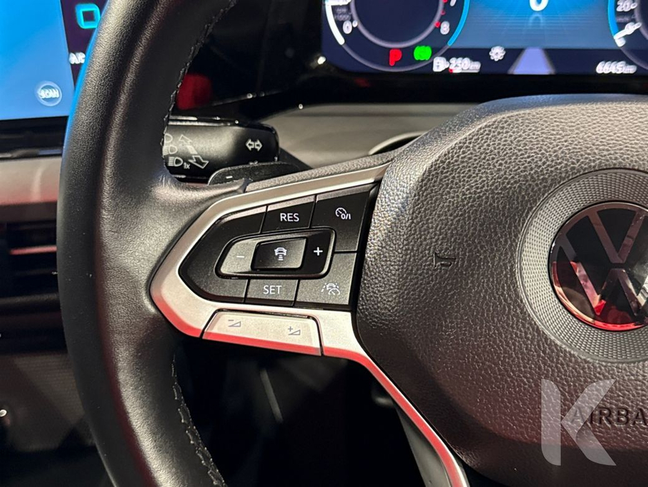 2022 Volkswagen Golf - image 17