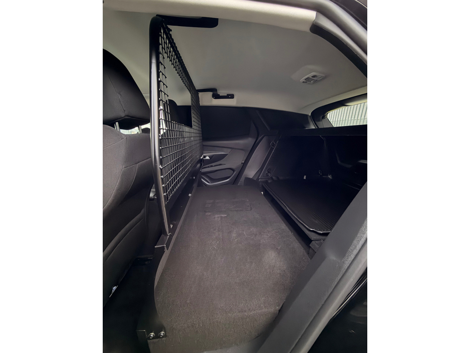 2021 Peugeot 3008 - image 10