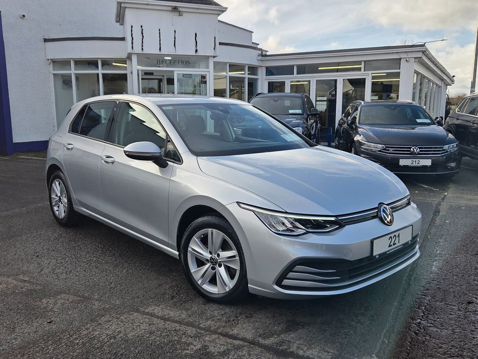 2022 Volkswagen Golf LIFE TDI €25,950