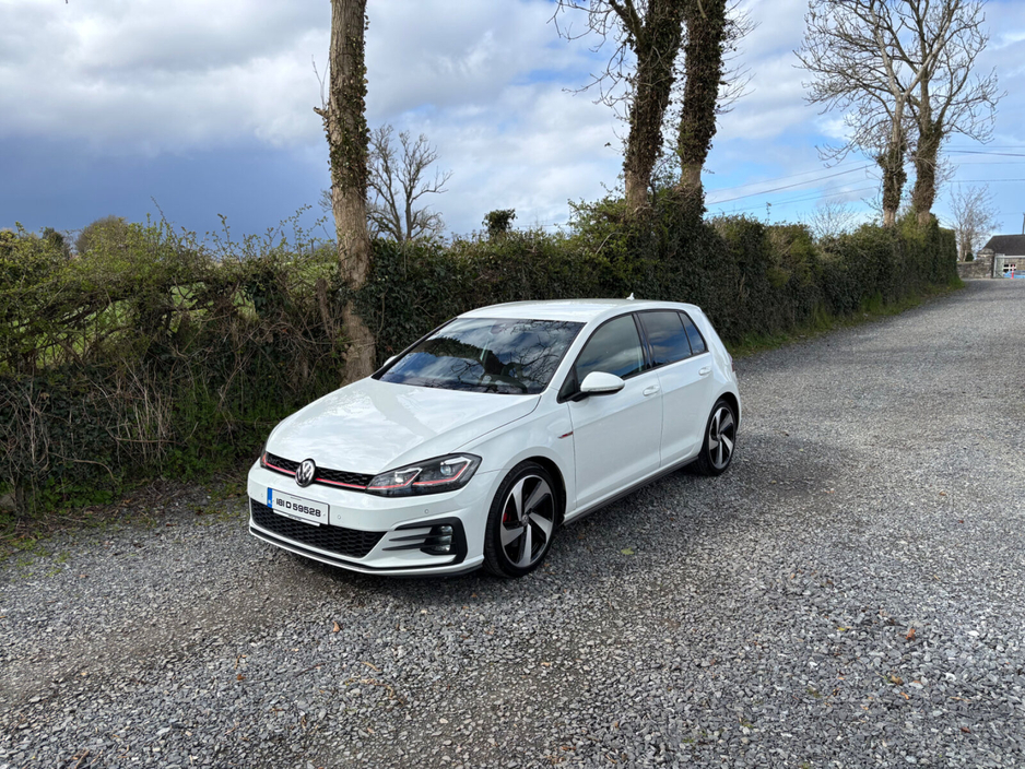 2018 Volkswagen Golf - image 10