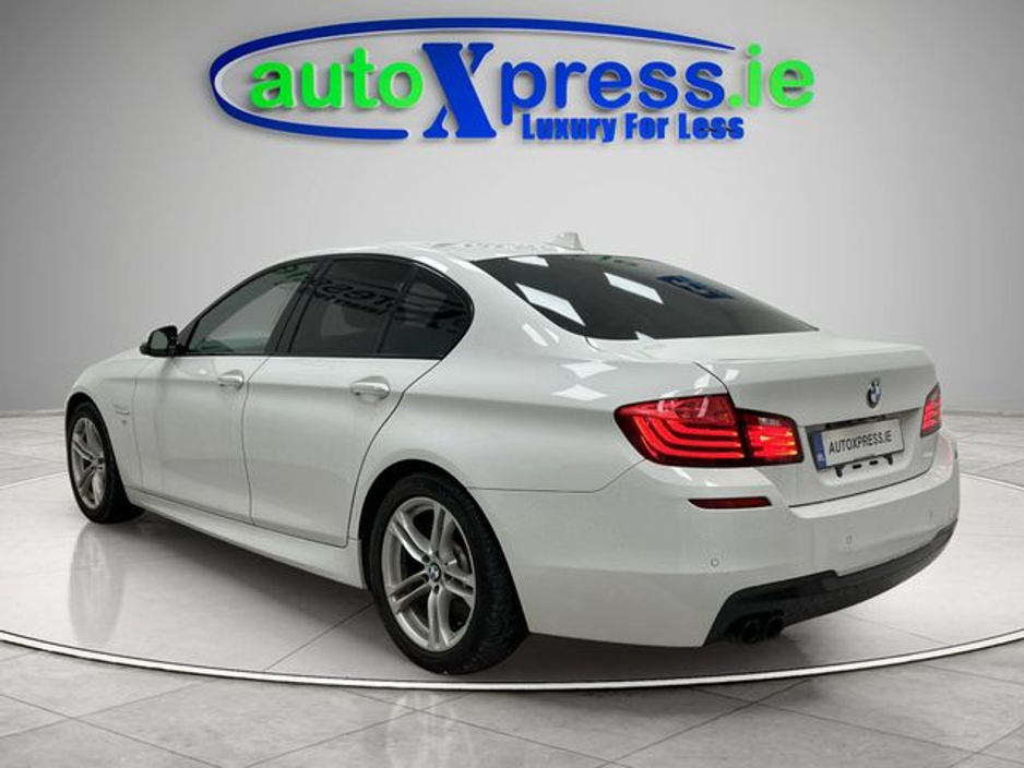 2016 BMW 5 Series - image 11