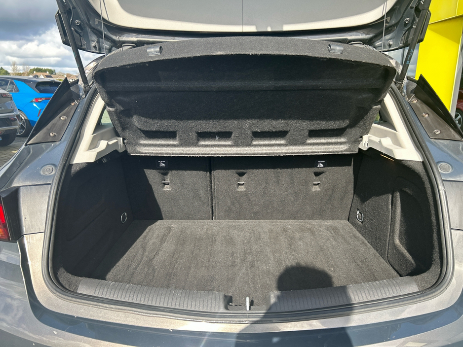 2016 Opel Astra - image 12