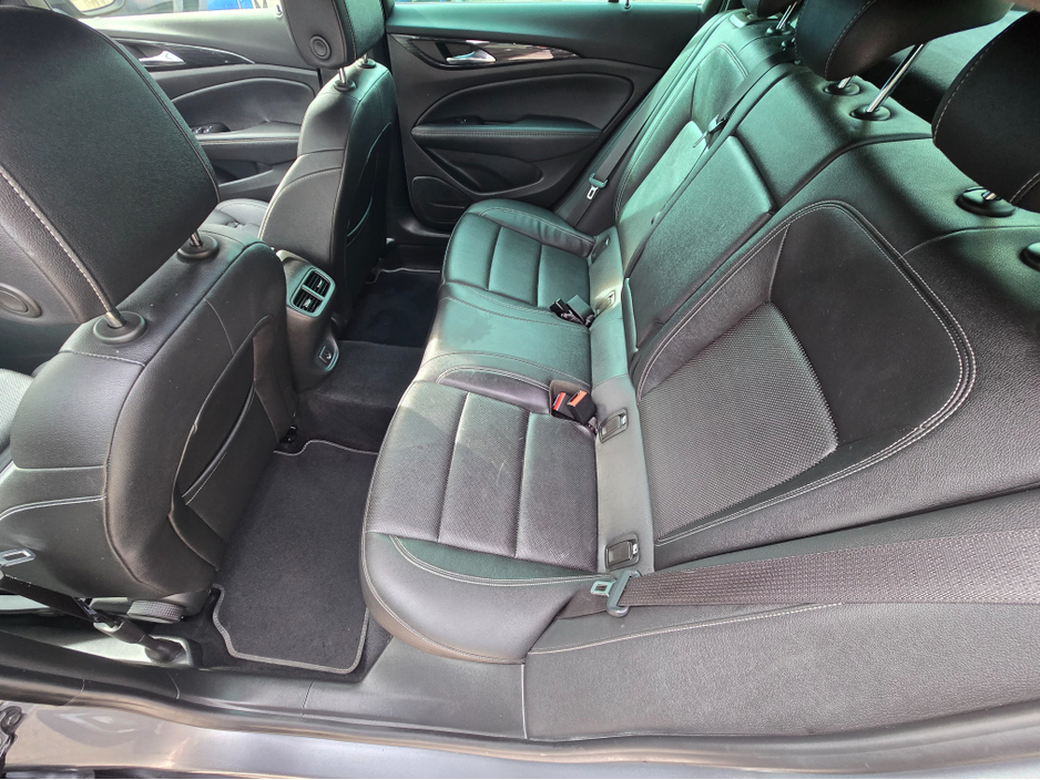 2019 Opel Insignia - image 26