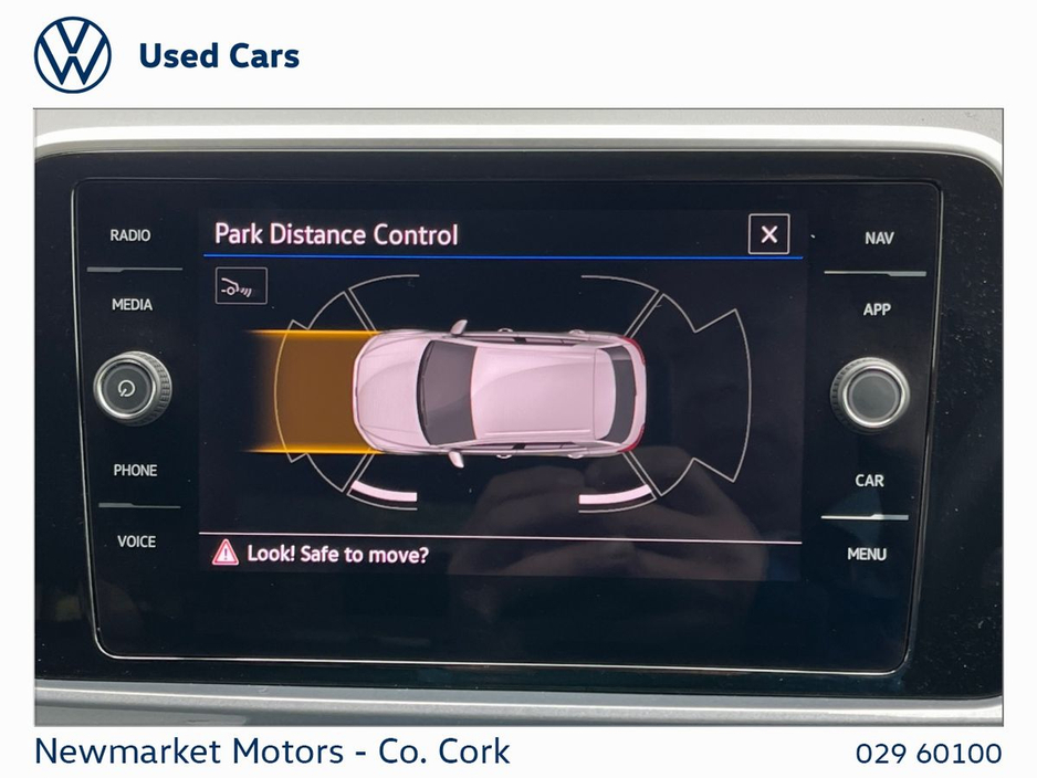 2023 Volkswagen T-Roc - image 6