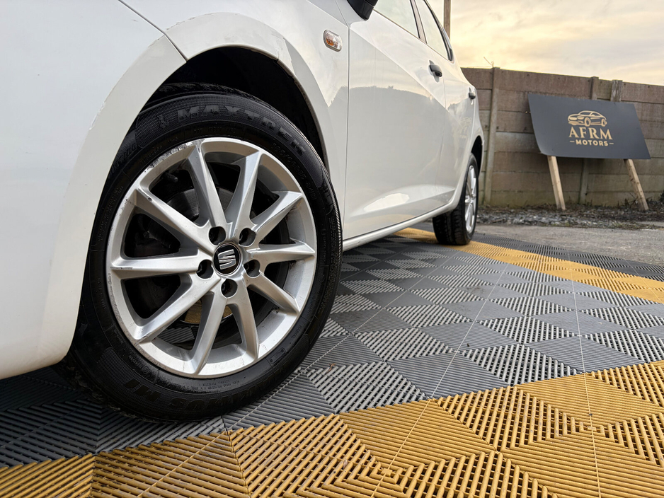 2014 SEAT Ibiza - image 2