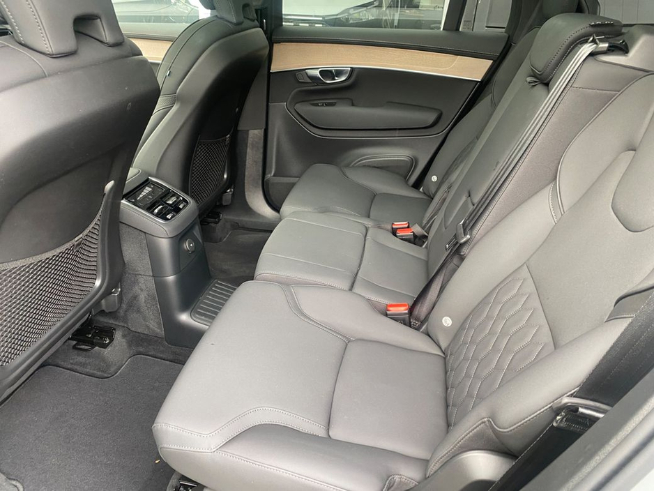 2025 Volvo XC90 T8 Dark Plus AWD Auto (PHEV) €78,900