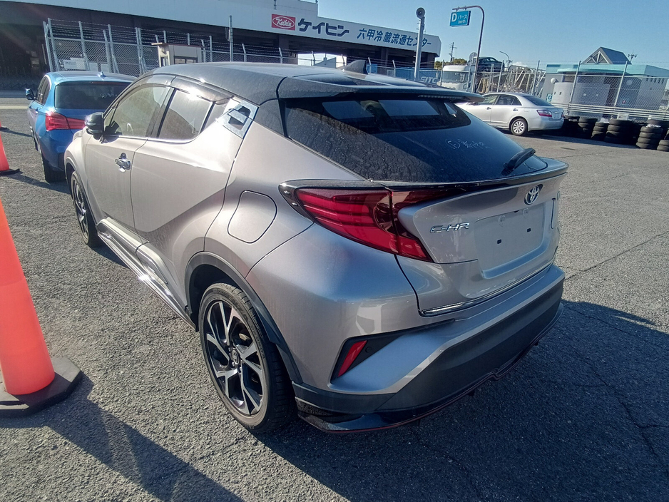 2021 Toyota C-HR - image 4