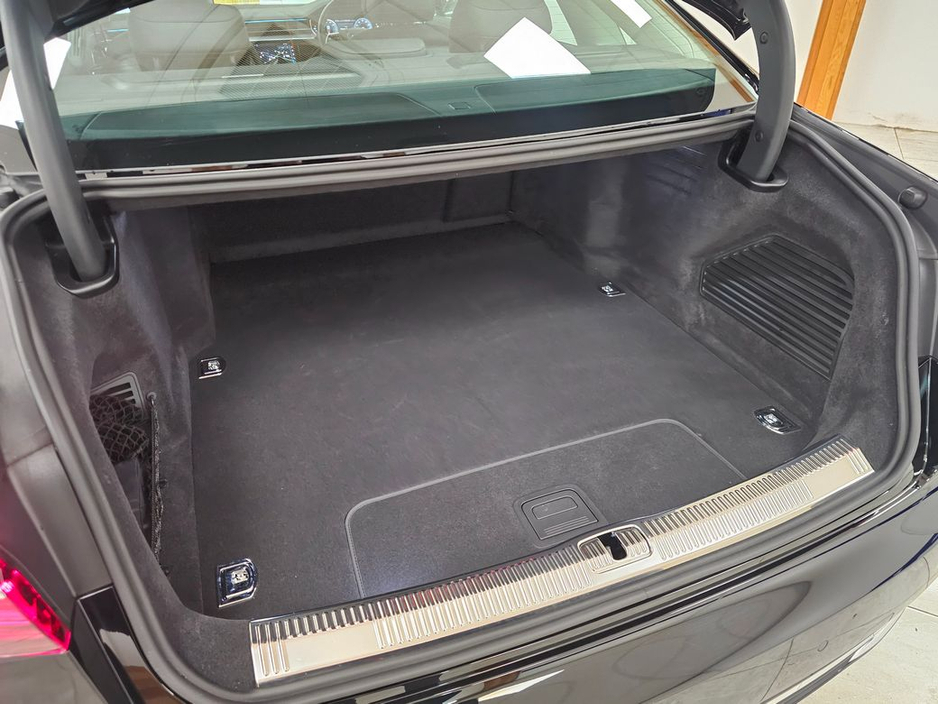 2024 Audi A8 - image 15