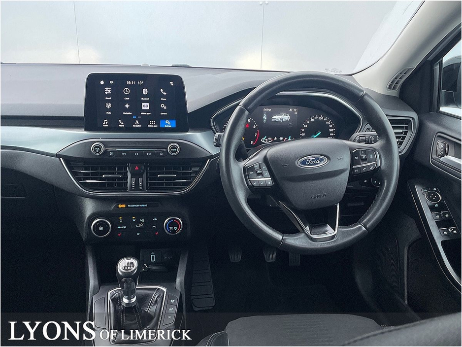 2019 Ford Focus - image 4