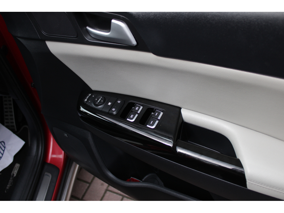 2017 Kia Sportage - image 10