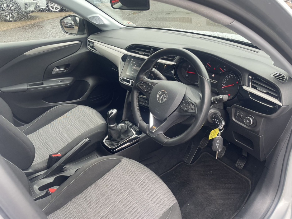 2022 Opel Corsa - image 12