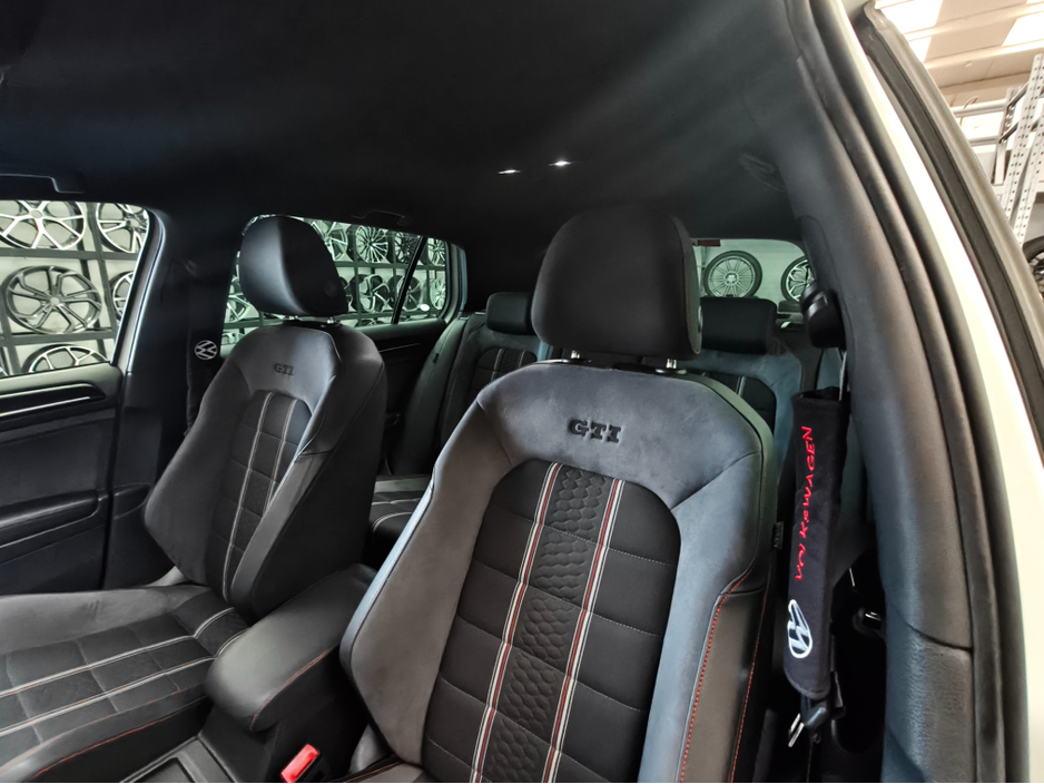 2016 Volkswagen Golf GTI Clubsport Street Edition//LOW KMs €25,950