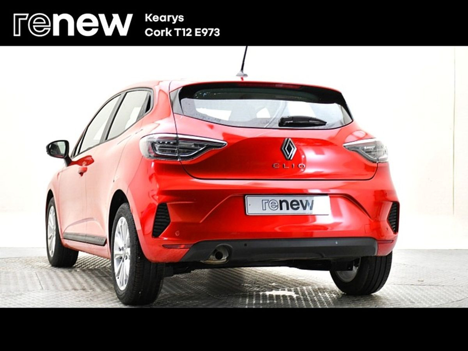 2025 Renault Clio - image 3