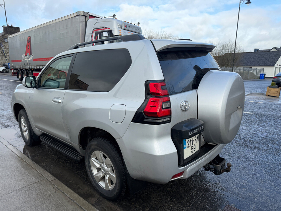 2021 Toyota Landcruiser - image 8