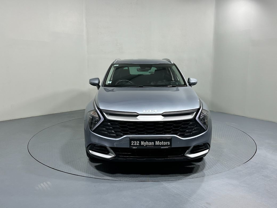 2023 Kia Sportage - image 2