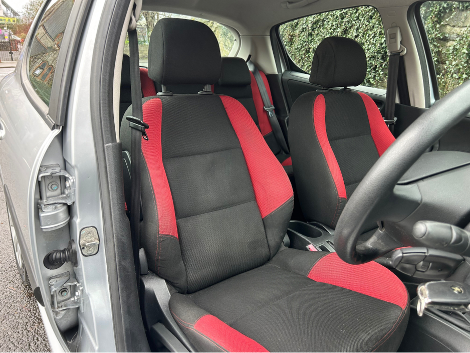 2007 Peugeot 207 - image 16