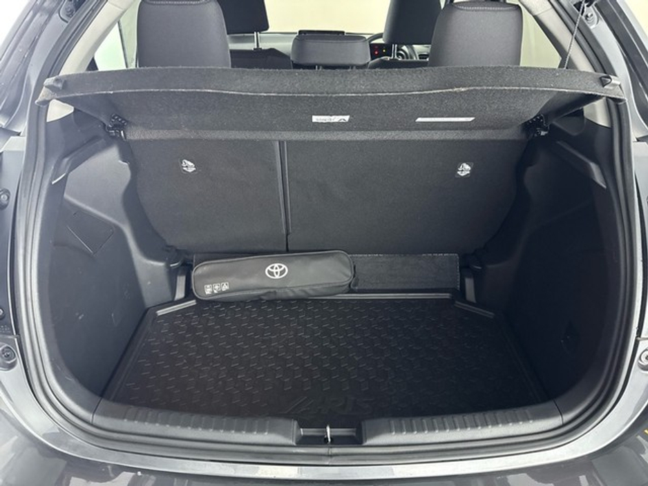 2023 Toyota Yaris HYBRID LUNA SPORT €24,950