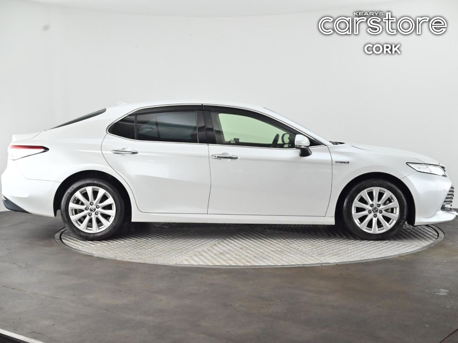 2019 Toyota Camry - image 2