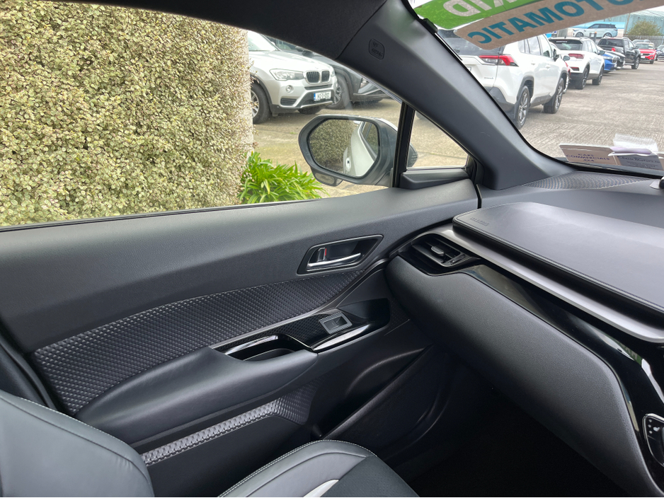 2020 Toyota C-HR - image 15