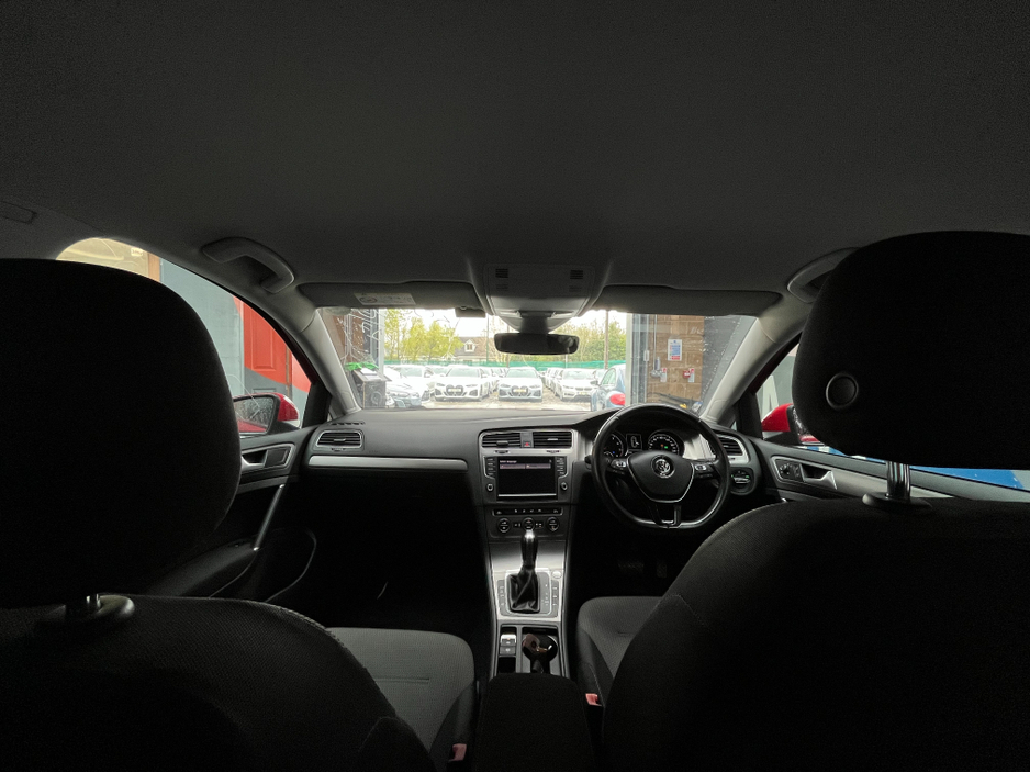 2017 Volkswagen Golf - image 13