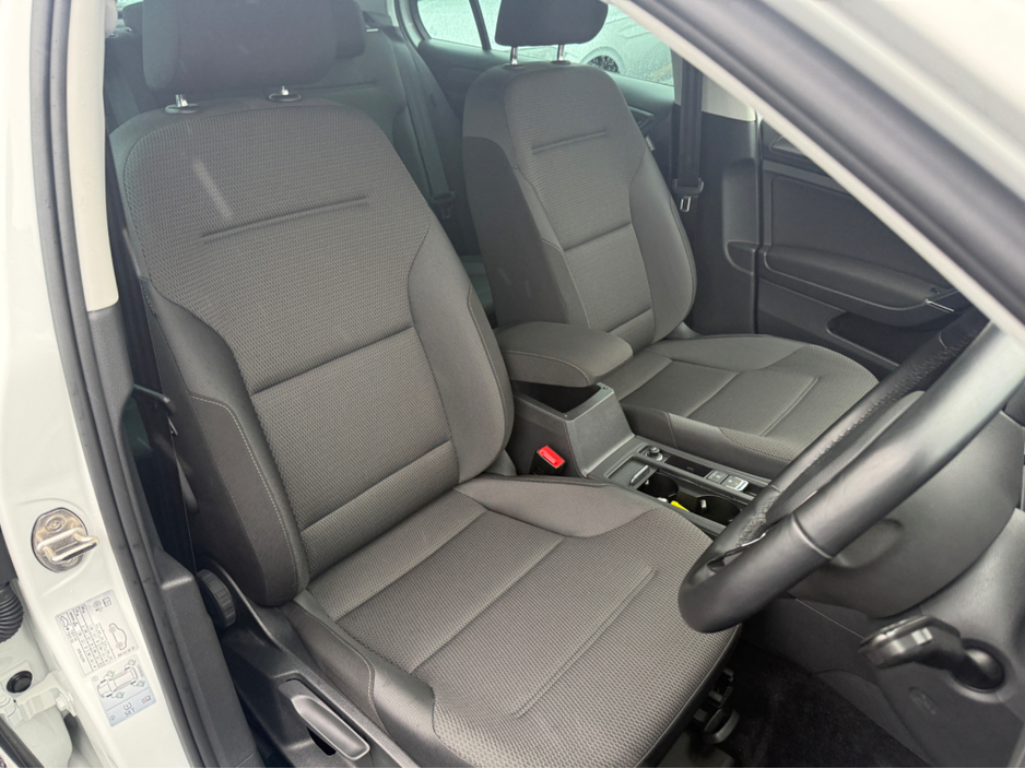 2018 Volkswagen Golf - image 10