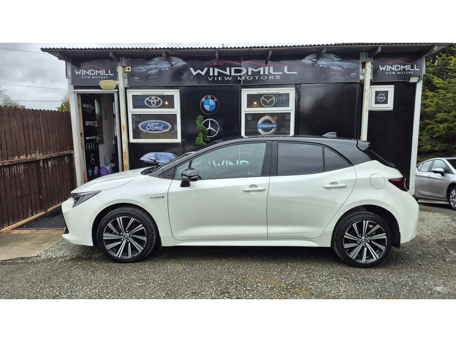 2021 Toyota Corolla - image 4