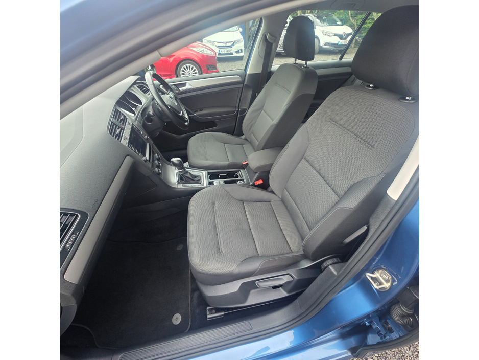 2015 Volkswagen Golf - image 16