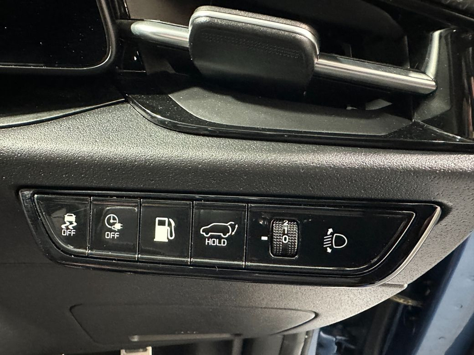 2023 Kia Niro - image 22