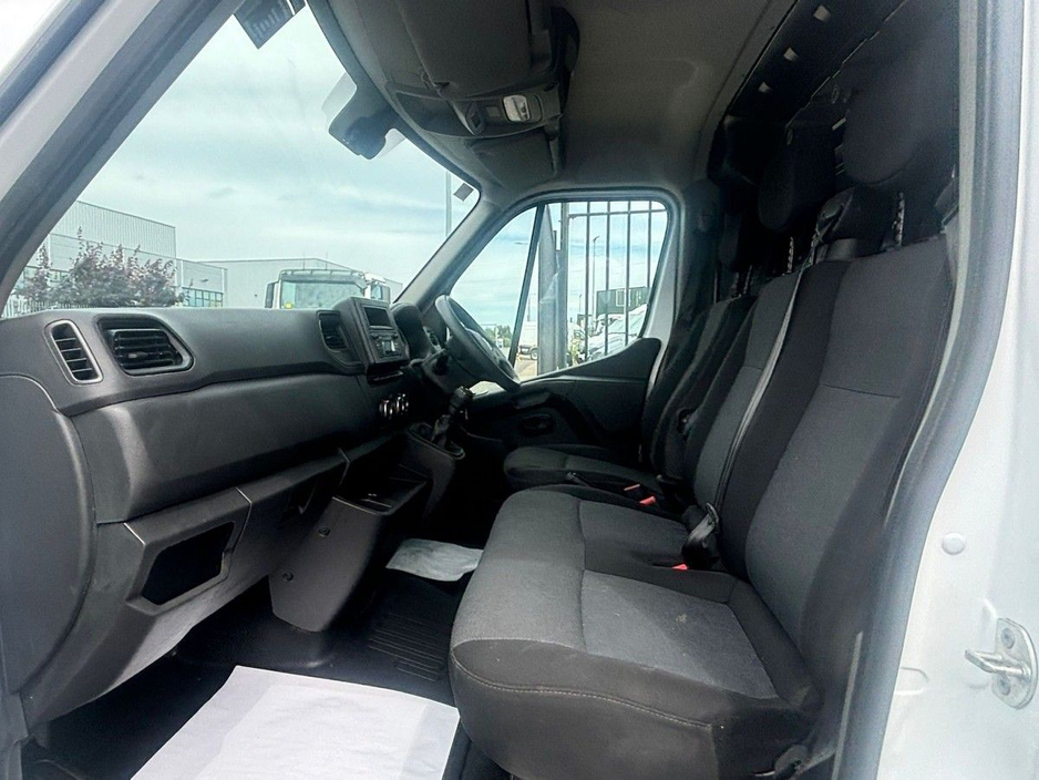 2022 Renault Master - image 7