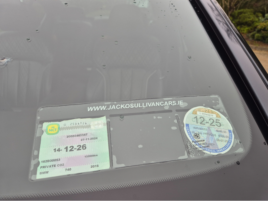 2016 BMW 7 Series - image 2