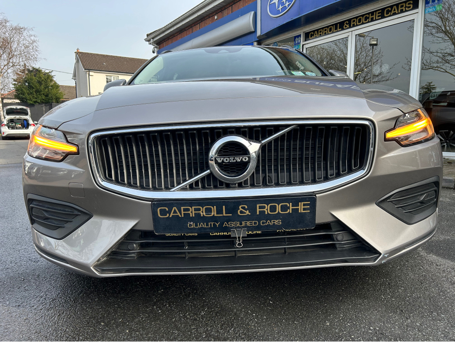 2018 Volvo V60 - image 4