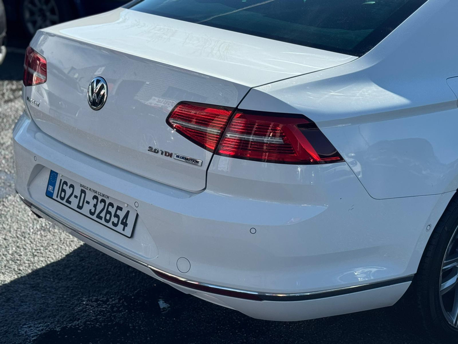 2016 Volkswagen Passat - image 10