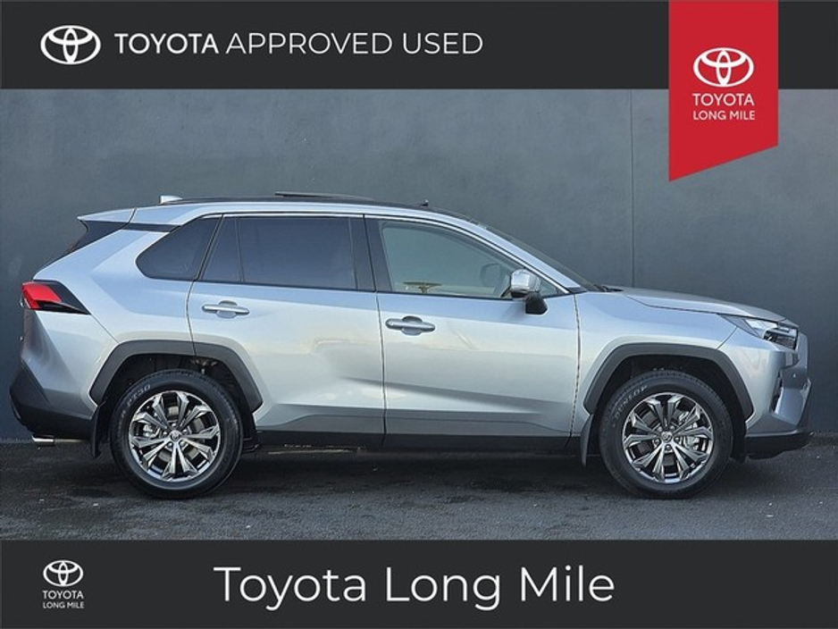 2025 Toyota Rav4 - image 3