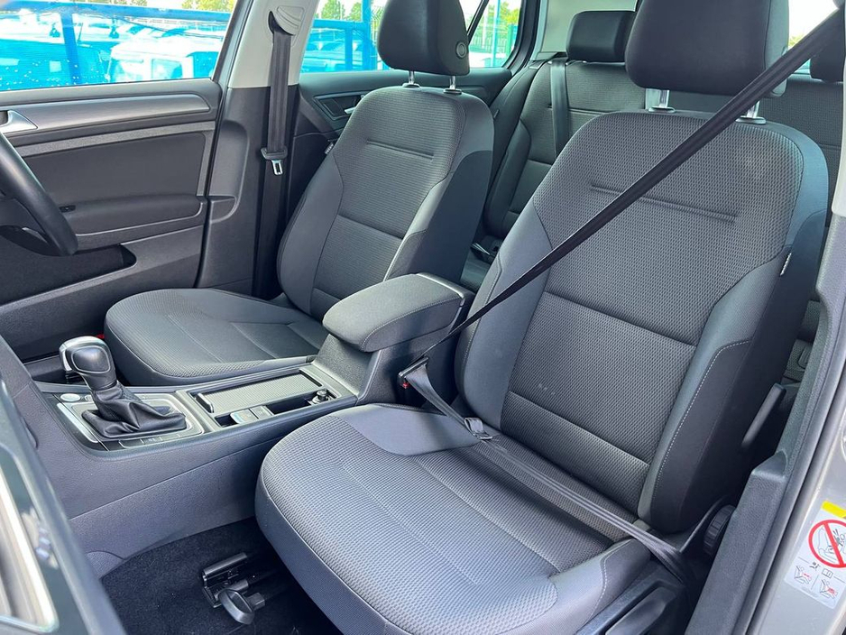 2020 Volkswagen Golf - image 6