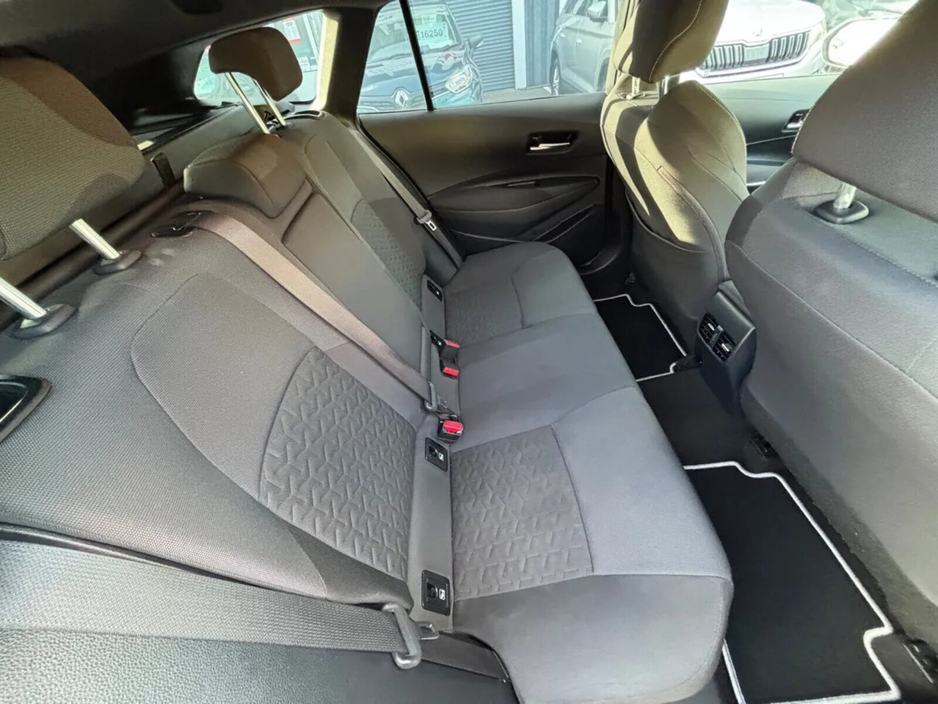2022 Toyota Corolla - image 28