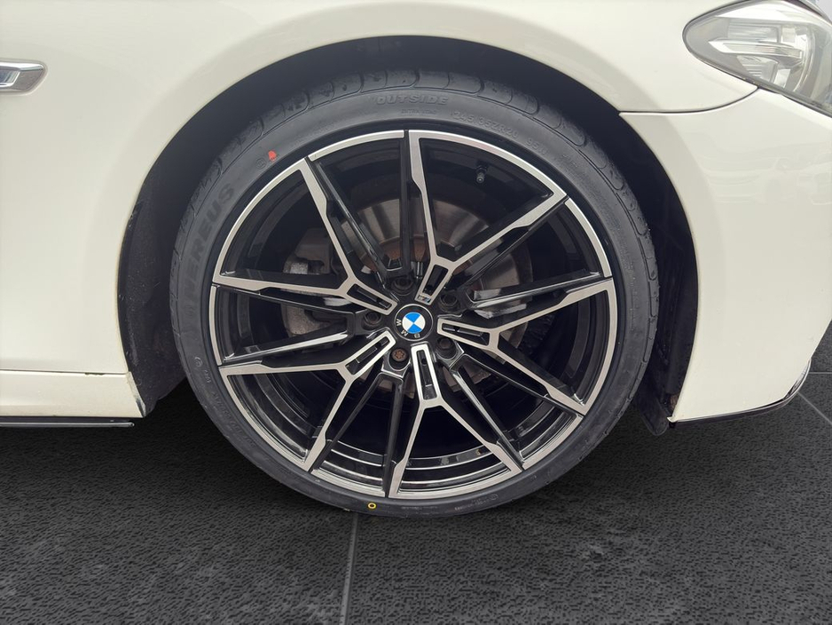 2016 BMW 5 Series - image 16