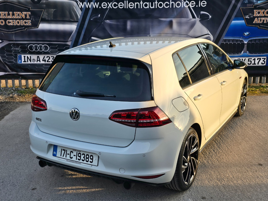 2017 Volkswagen Golf - image 8