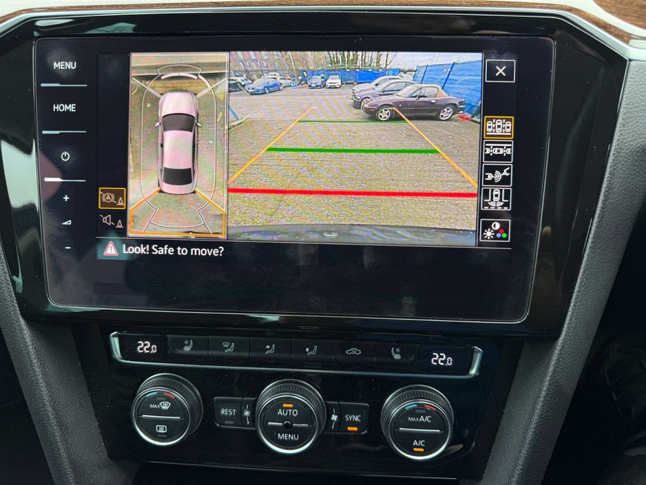 2018 Volkswagen Passat - image 7