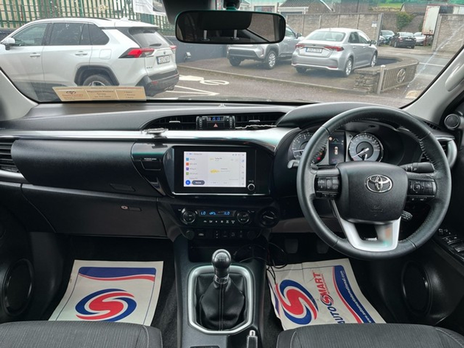 2025 Toyota Hilux - image 8