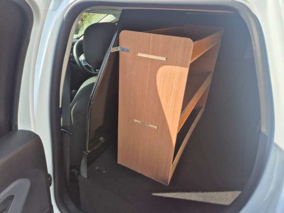 2020 Dacia Duster - image 8